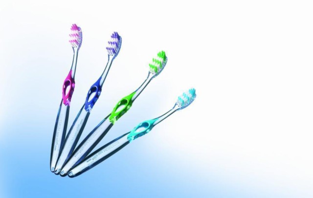 ELGYDIUM - Interactive Soft - Οδοντόβουρτσα Με Δύο Μήκη Θυσάνων 1τμχ